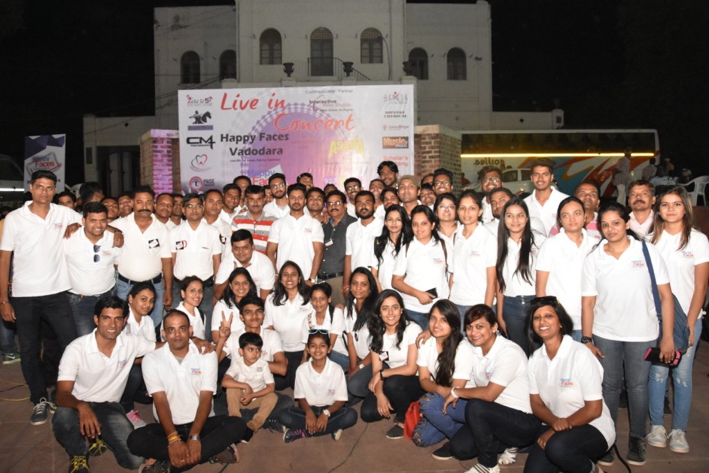 Volunteer work by NGO in Baroda
