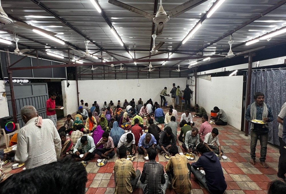 Happy Faces Vadodara food distribution